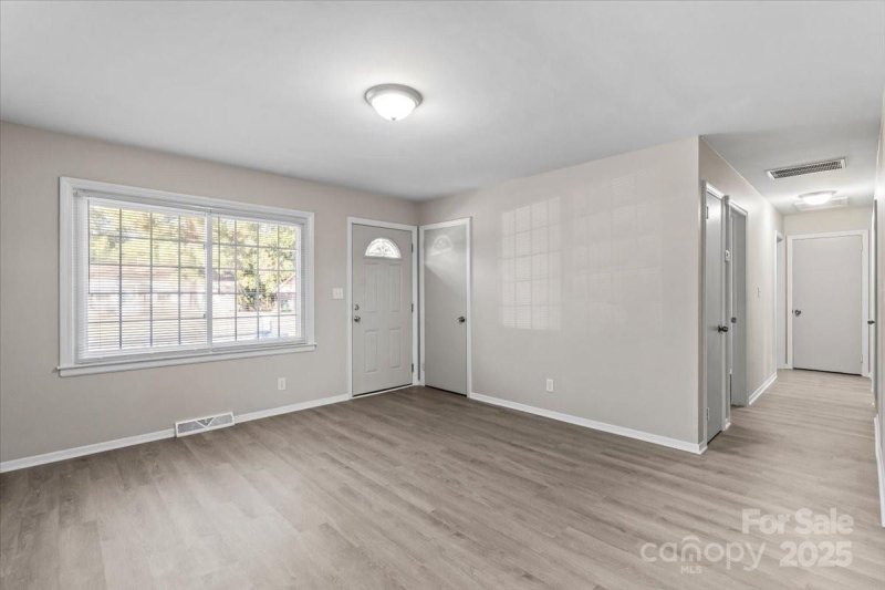 Property image 4 of 2606 Abelwood Road in University Park, Charlotte, NC 28216