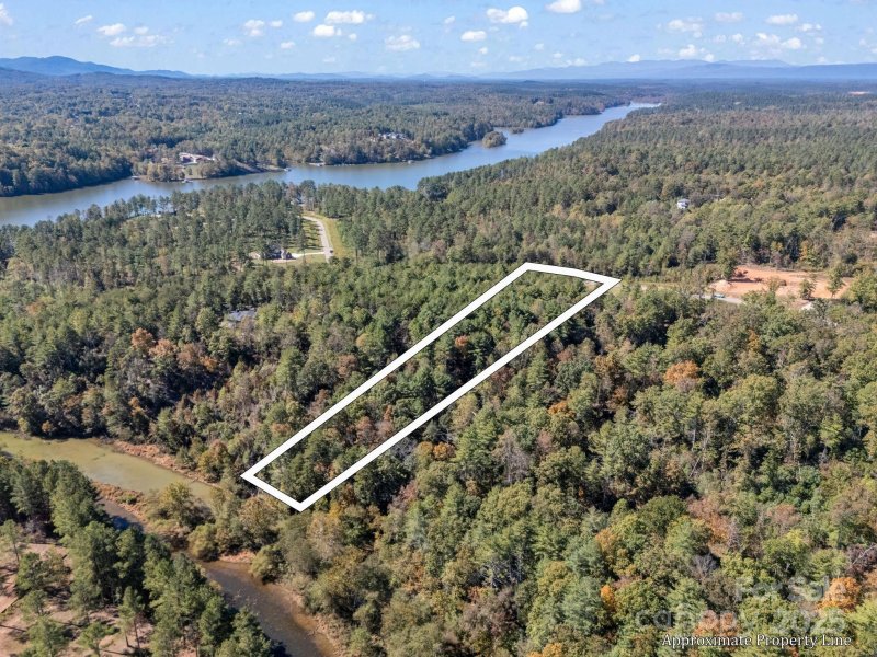 Property image 4 of 1689 Scenic Lane in The Waterfront Club, Granite Falls, NC 28630