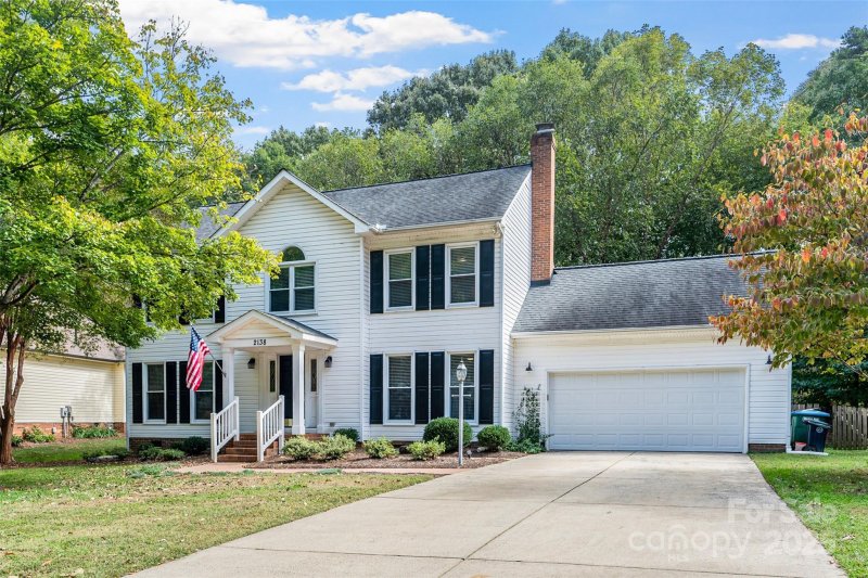 Ashley Creek, Matthews Community