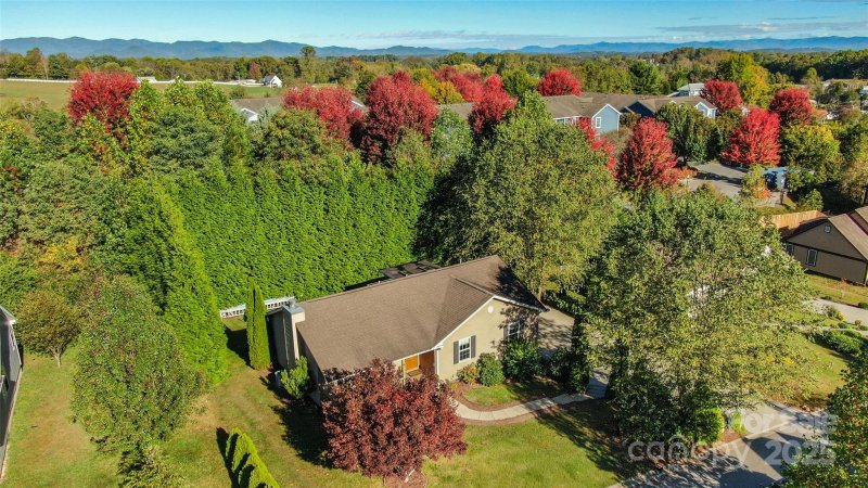 Property image 2 of 19 Azure Sage Way in Leicester Village, Asheville, NC 28806