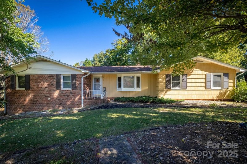 Sandy Ridge Acres, Hickory Community