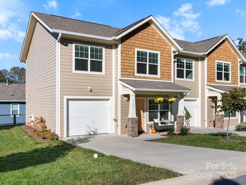 Property image 2 of 1214 Pauline Trail Drive in Baldwin Commons, Arden, NC 28704