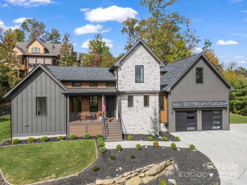 Property image 4 of 123 Millbrae Loop in Carriage Park, Hendersonville, NC 28791