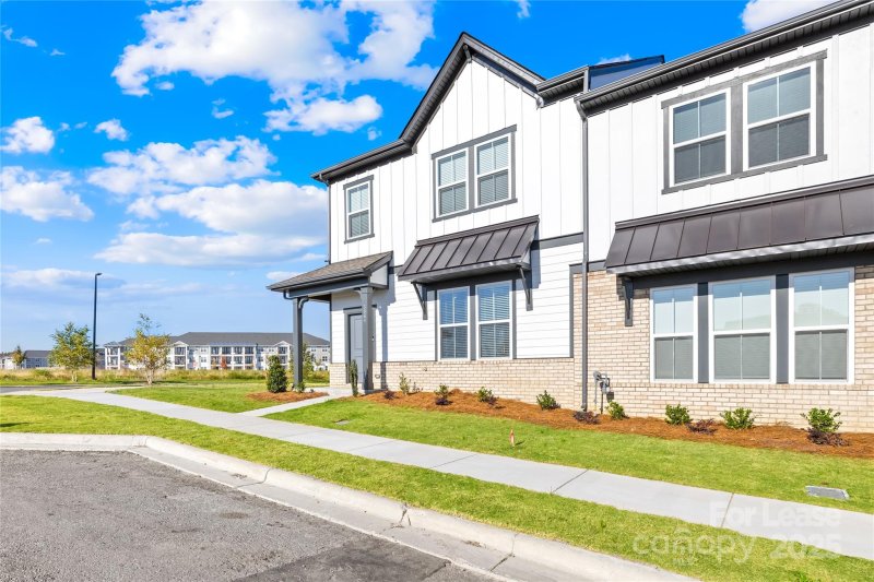 Property image 2 of 5864 Coulee Lane in Terraces at Farmington, Charlotte, NC 28215