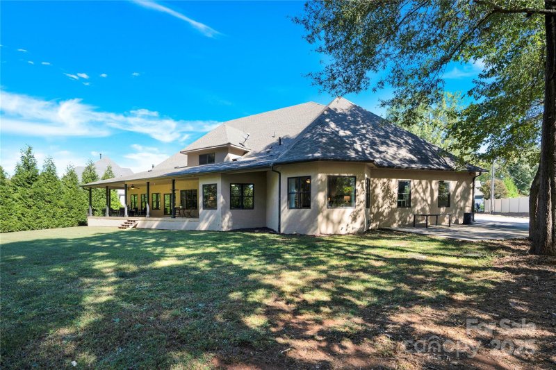 Property image 4 of 148 Castle Drive in Indian Forest, Mooresville, NC 28117