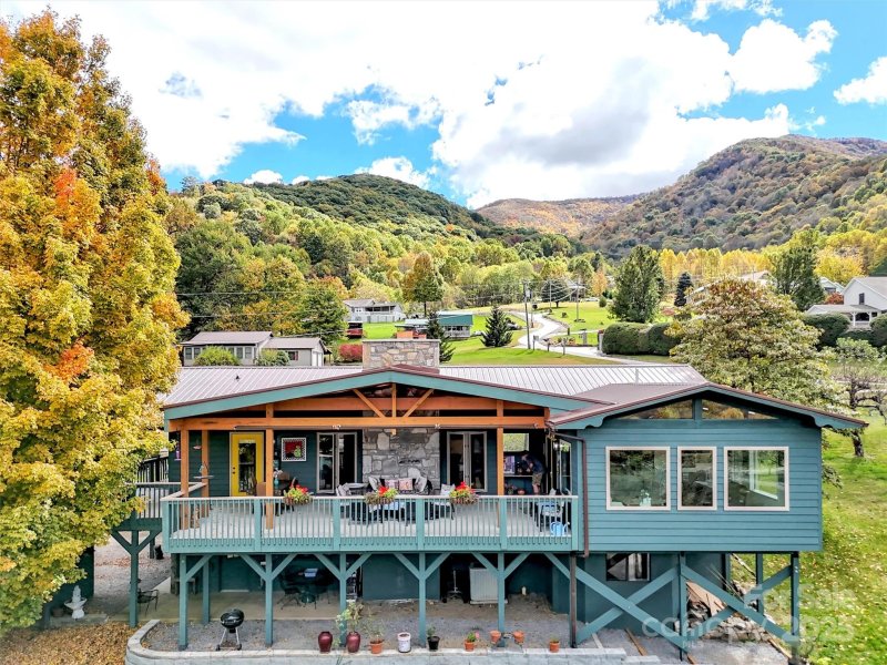 Property image 4 of 155 Orchard Drive in Barbers Orchard, Waynesville, NC 28786