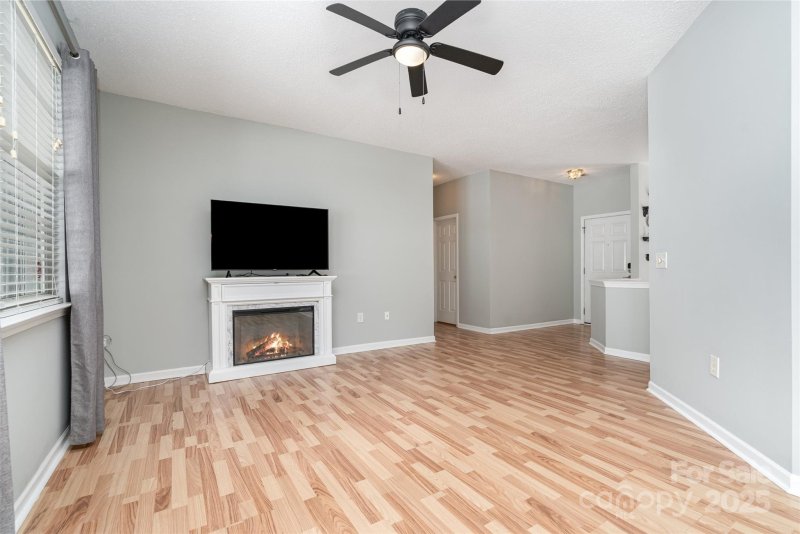 Property image 4 of 9116 Meadowmont View Drive in Highland Creek, Charlotte, NC 28269