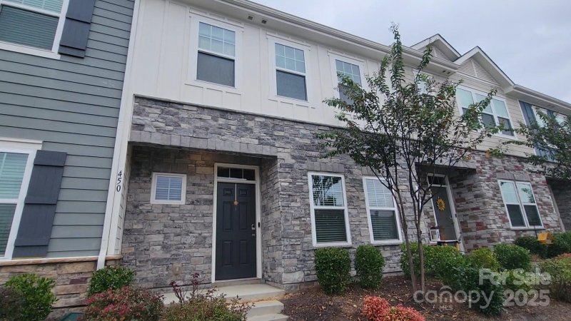 Property image 2 of 450 Sagecroft Lane in Sagecroft, Indian Trail, NC 28079