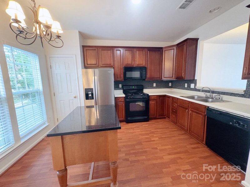 Property image 5 of 15610 King Louis Court in Kingsley, Charlotte, NC 28277