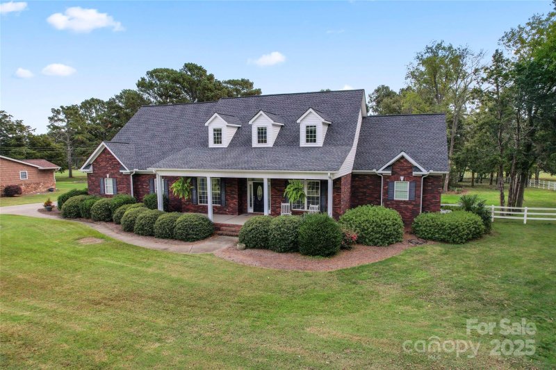 Property image 4 of 172 Fairway Circle Fairway Circle in Country Club Estates, Rock Hill, SC 29730
