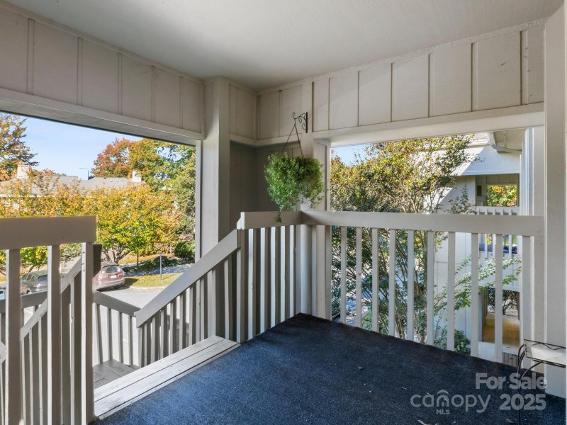 Property image 3 of 2604 Vineyard Boulevard in The Cloisters, Asheville, NC 28805