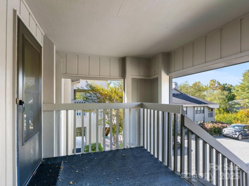 Property image 4 of 2604 Vineyard Boulevard in The Cloisters, Asheville, NC 28805