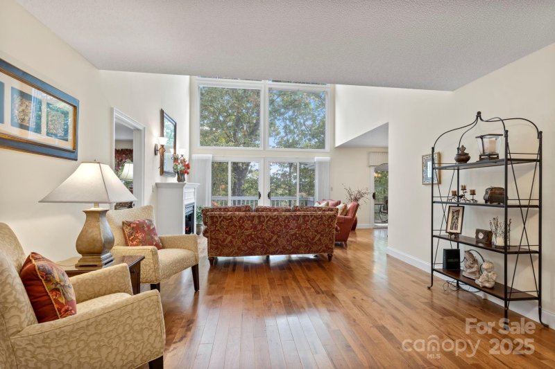 Property image 5 of 320 Dawnbrook Drive in Kenmure, Flat Rock, NC 28731