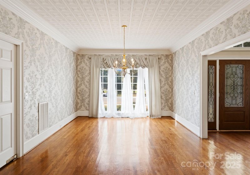 Property image 5 of 6041 Providence Country Club Drive in Providence Country Club, Charlotte, NC 28277