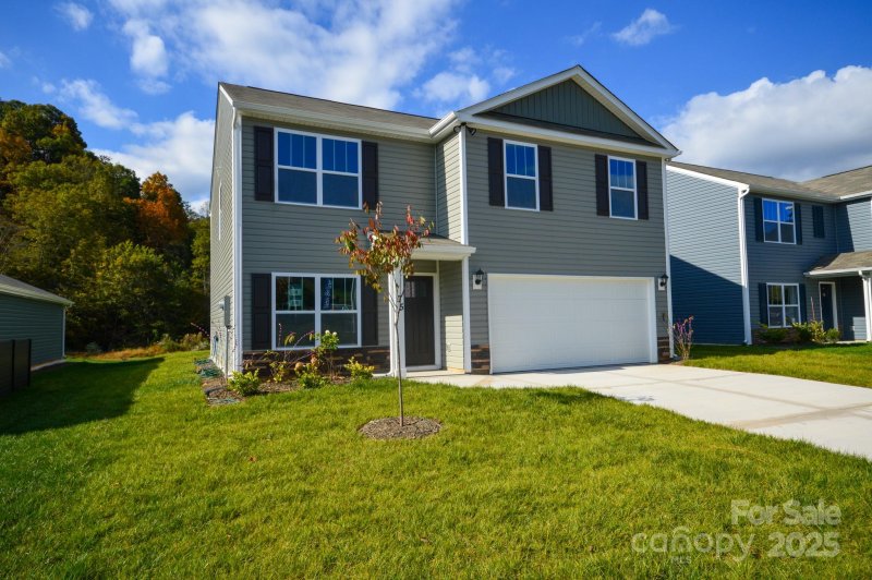 Property image 3 of 111 Creekwalk Lane in Wildbrook Village, Waynesville, NC 28785