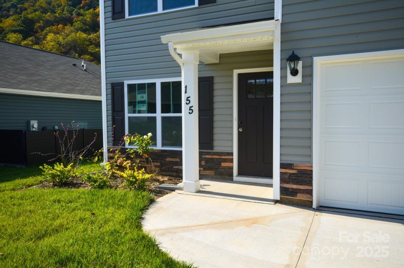 Property image 4 of 111 Creekwalk Lane in Wildbrook Village, Waynesville, NC 28785