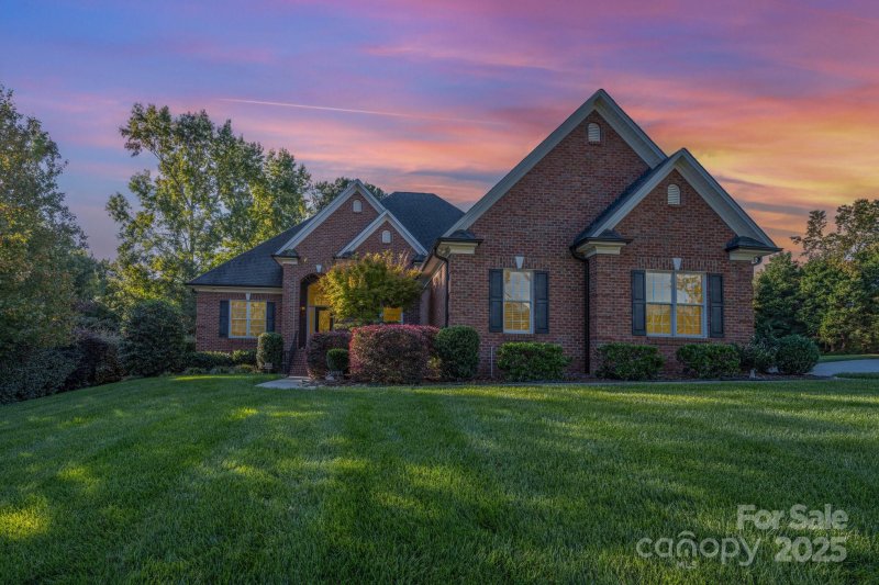 Property image 2 at 3701 Sand Wedge Drive, Gastonia, NC 28056