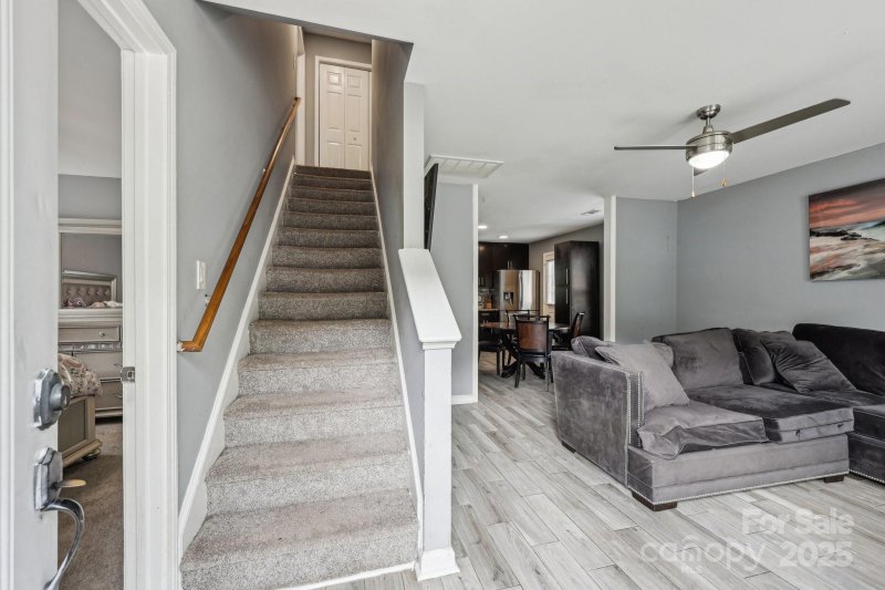 Property image 5 at 719 Dawn Circle, Charlotte, NC 28213