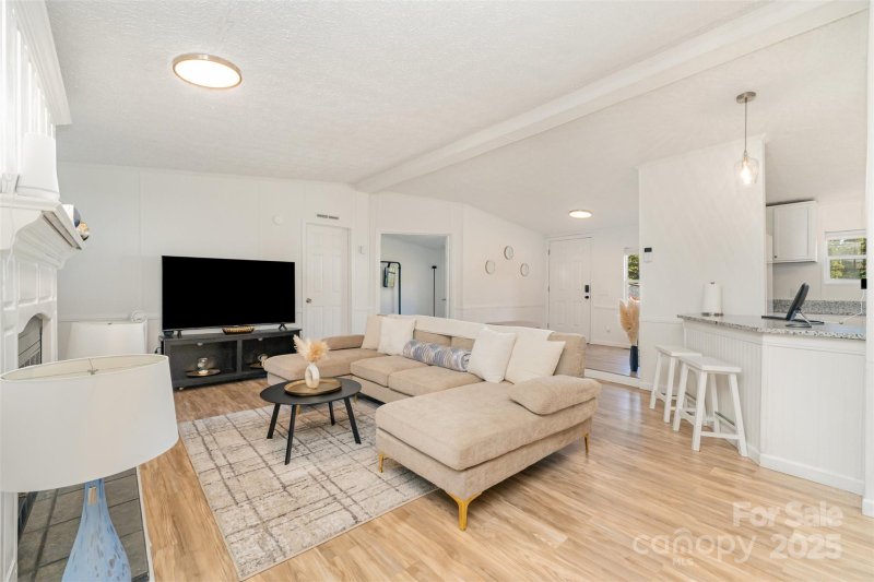 Property image 3 of 1443 Cherry Park Drive in Cherry Park, Gastonia, NC 28052