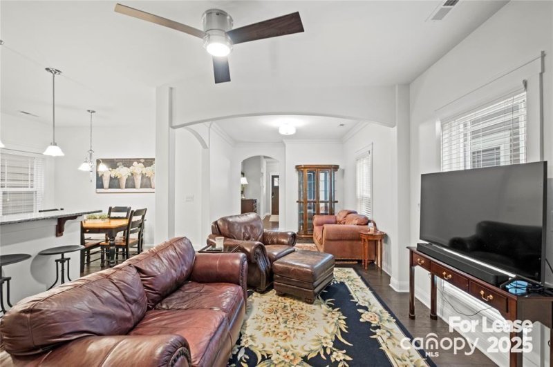 Property image 2 of 20019 Lamp Lighters Way in Antiquity, Cornelius, NC 28031