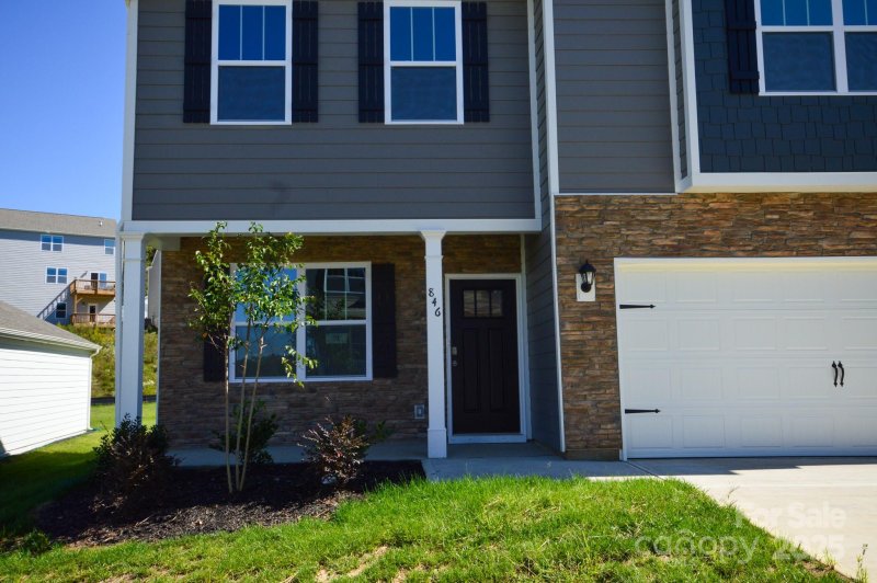 Property image 3 of 846 Adelston Lane in Rydele Heights, Asheville, NC 28804