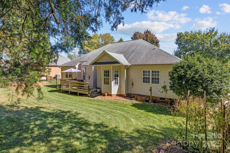 Property image 4 of 128 Birchwood Court in Deerfield, Mount Holly, NC 28120