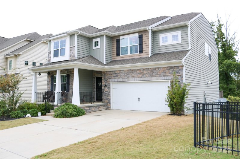 Property image 4 of 1404 Bryson Gap Drive in Waterside at the Catawba, Fort Mill, SC 29715
