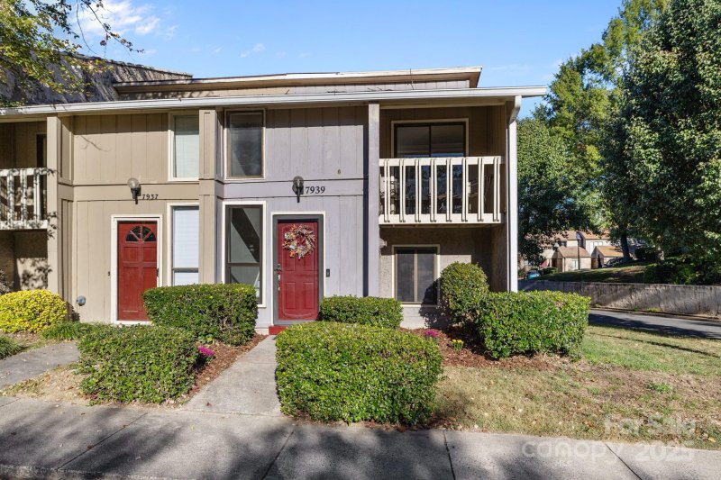 Treva Woods, Charlotte Community