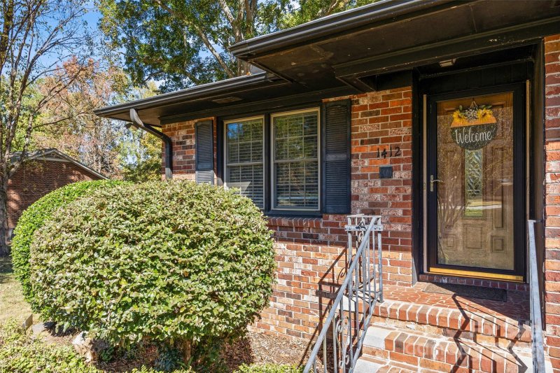 Property image 2 of 1412 Ebinport Road in Matthews Estates, Rock Hill, SC 29732