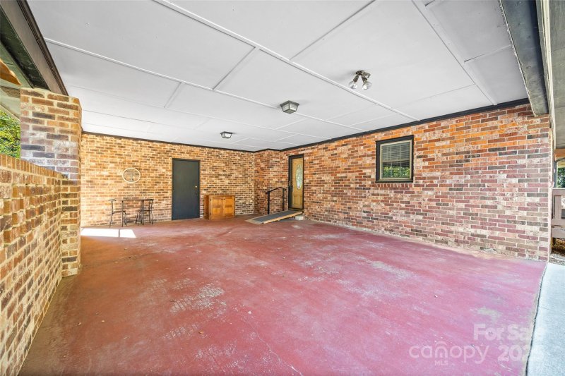 Property image 4 of 1412 Ebinport Road in Matthews Estates, Rock Hill, SC 29732