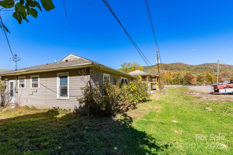 Property image 4 of 156 Edwards Avenue in Beacon Village, Swannanoa, NC 28778