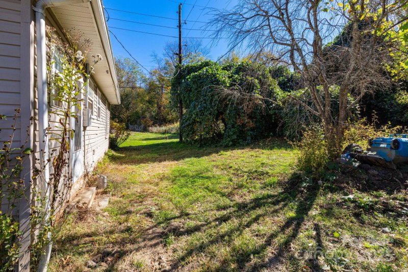 Property image 5 of 156 Edwards Avenue in Beacon Village, Swannanoa, NC 28778
