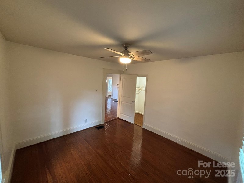 Property image 4 of 1712 Bay Street in Elizabeth, Charlotte, NC 28204