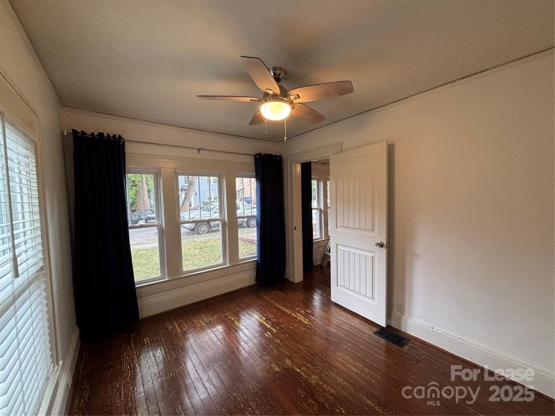 Property image 5 of 1712 Bay Street in Elizabeth, Charlotte, NC 28204