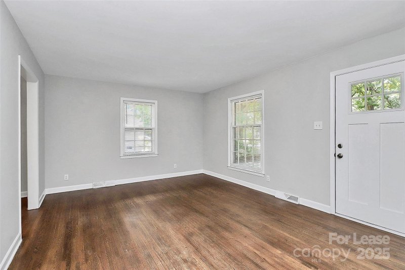 Property image 5 of 4207 Irvington Drive in Windsor Park, Charlotte, NC 28205