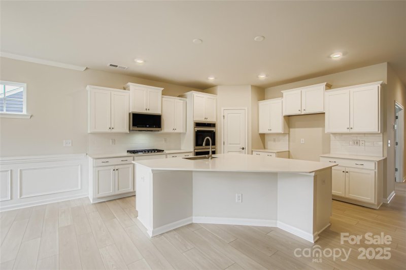 Property image 4 of 2146 Bowie Stone Court in Elizabeth, Fort Mill, SC 29715