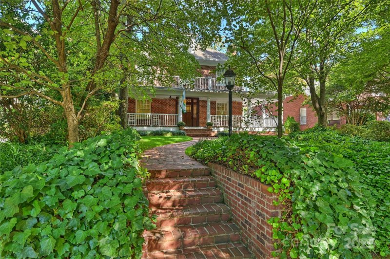 Property image 2 of 2126 Dilworth Road in Dilworth, Charlotte, NC 28203