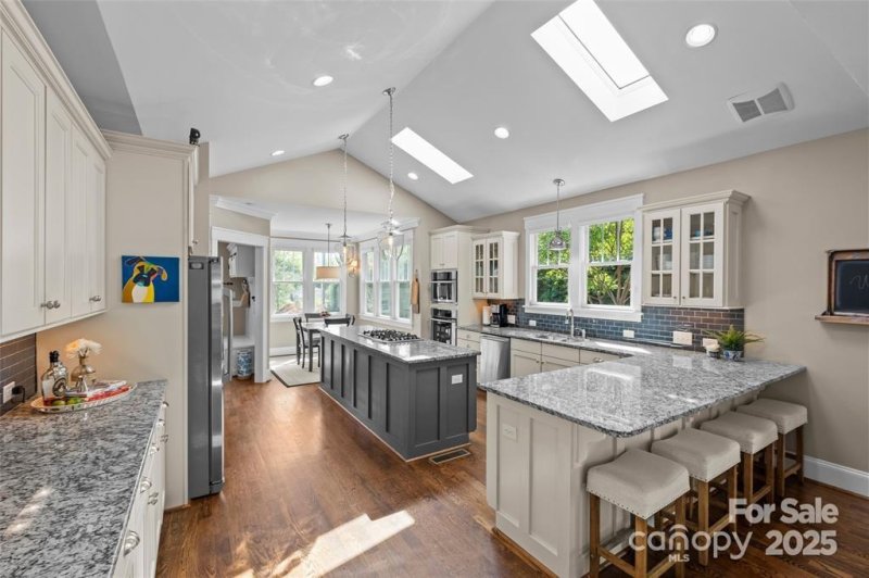 Property image 5 at 1800 Belvedere Avenue, Charlotte, NC 28205