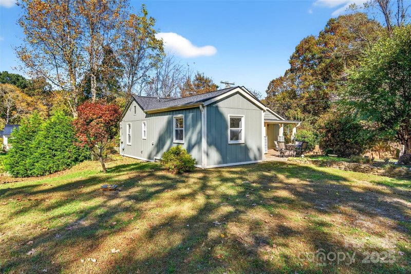 Property image 5 of 411 Hiawassee Avenue in Methodist Colony, Black Mountain, NC 28711