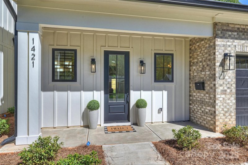 Property image 2 at 1421 Winston Drive, Charlotte, NC 28205