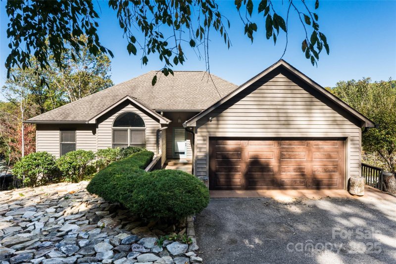 Property image 3 of 6 Laurel Trail in Cedar Wood Estates, Asheville, NC 28803