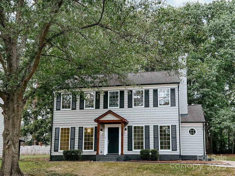 Property image 2 of 2105 Killarney Place in Wexford, Charlotte, NC 28262