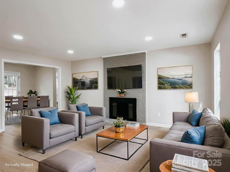 Property image 3 of 2105 Killarney Place in Wexford, Charlotte, NC 28262