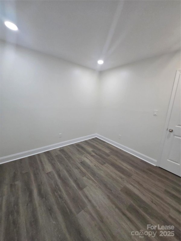 Property image 3 of 10423 Queensmead Circle in Braddock Green, Charlotte, NC 28273