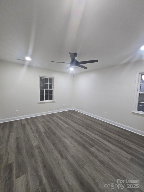 Property image 5 of 10423 Queensmead Circle in Braddock Green, Charlotte, NC 28273