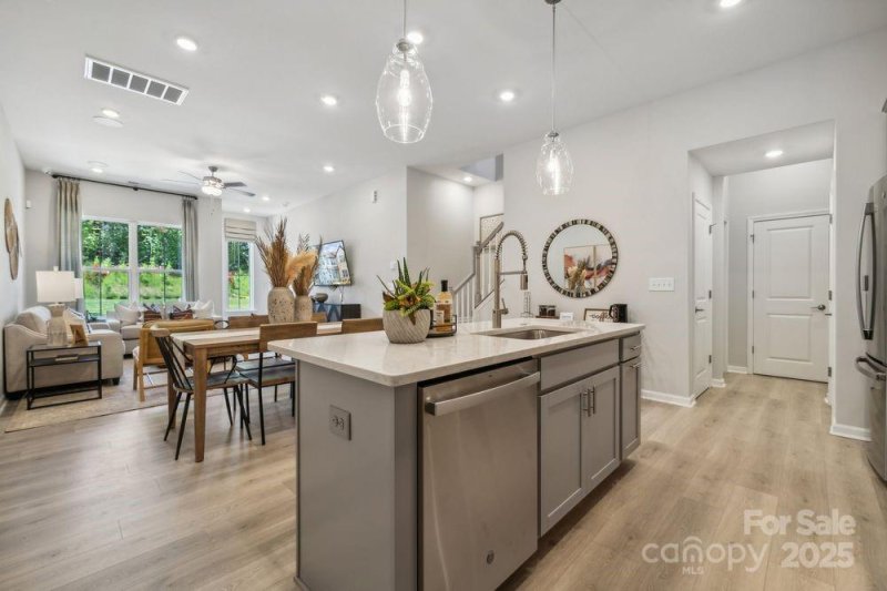 3159 Beacon Heights Road
