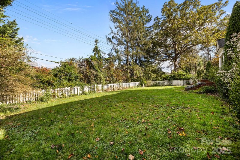 Property image 4 of 891 Hendersonville Road in Biltmore Forest, Asheville, NC 28803