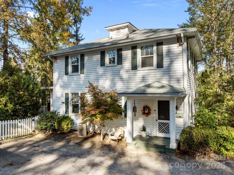 Property image 5 of 891 Hendersonville Road in Biltmore Forest, Asheville, NC 28803