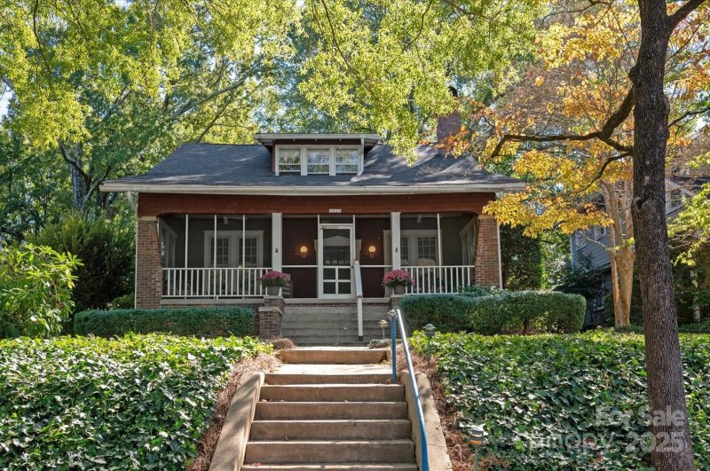 Property image 2 of 2026 Dartmouth Place in Myers Park, Charlotte, NC 28207