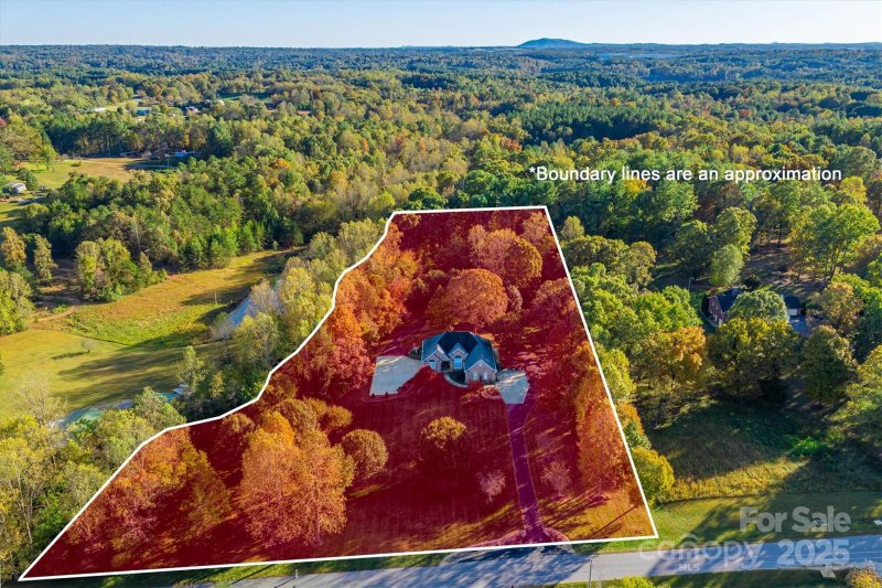 Property image 2 at 5591 Quail Creek Drive, Granite Falls, NC 28630